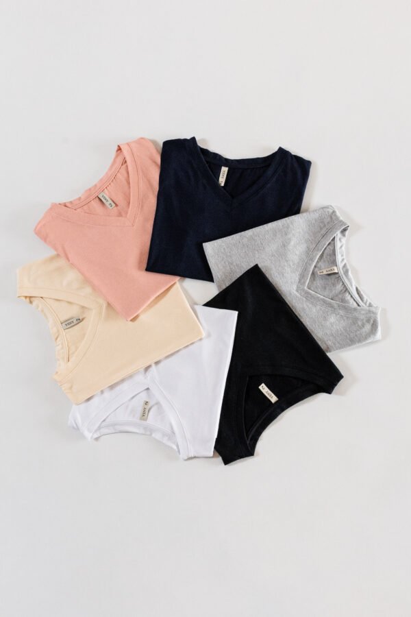 Remeras cuello V lisa